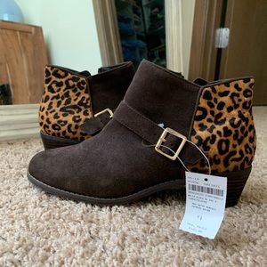 NWT Brown suede & cheetah heeled ankle booties